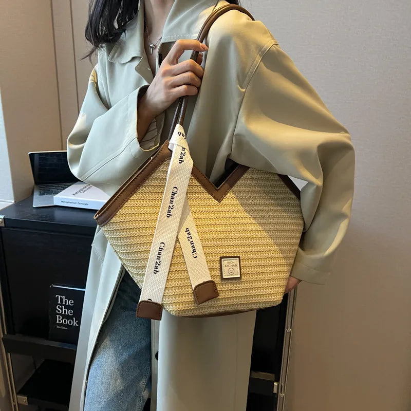 Fashionable Straw Woven Large Capacity Shoulder Bag